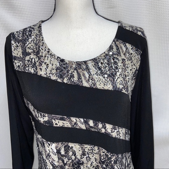 NWOT Black/Cream Top with Asymmetric Hem - Picture 3 of 15
